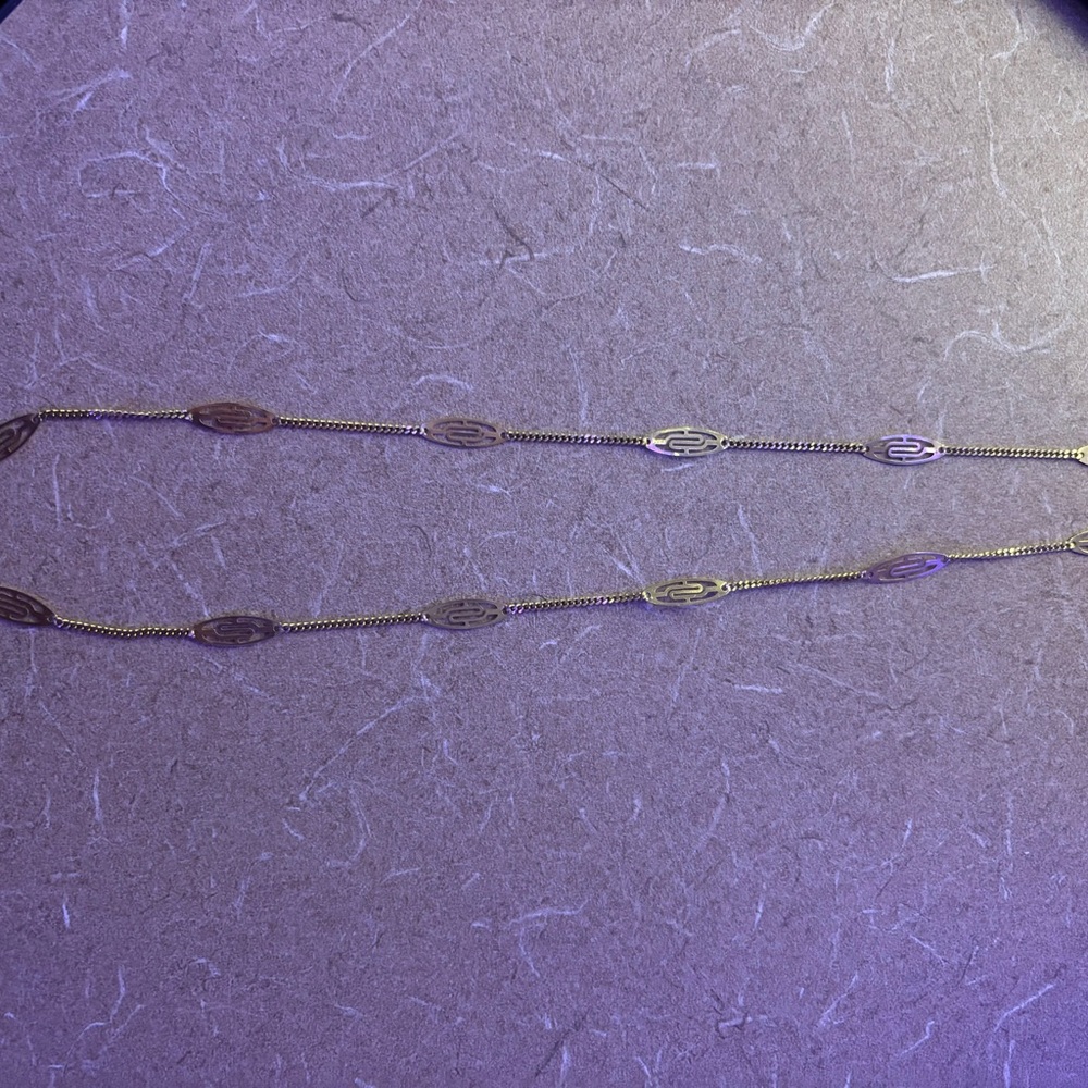 Elegant Gold Chain Necklace